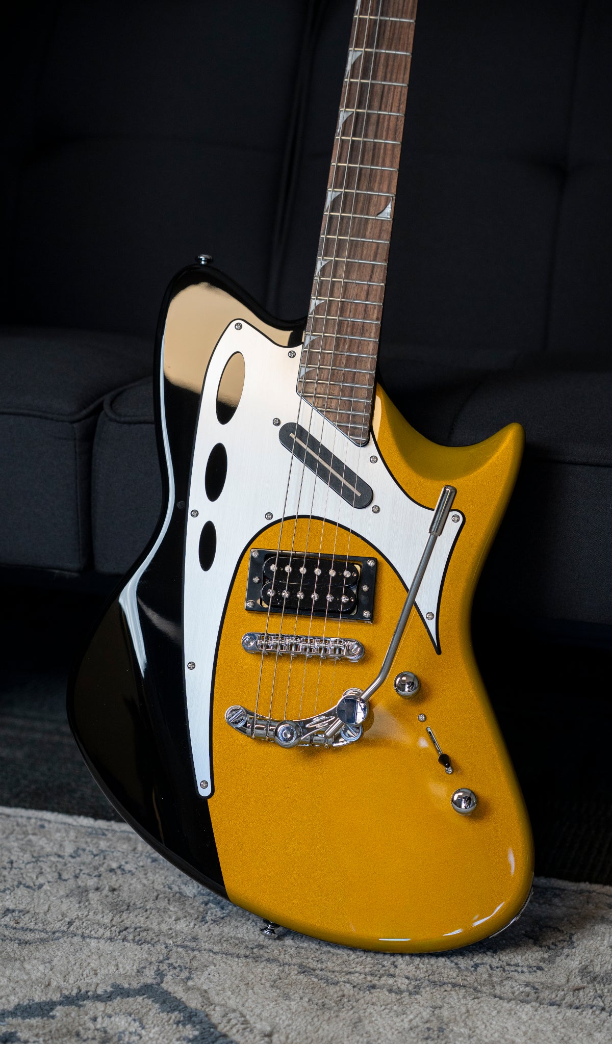 Backlund Model 800 – Eastwood Guitars