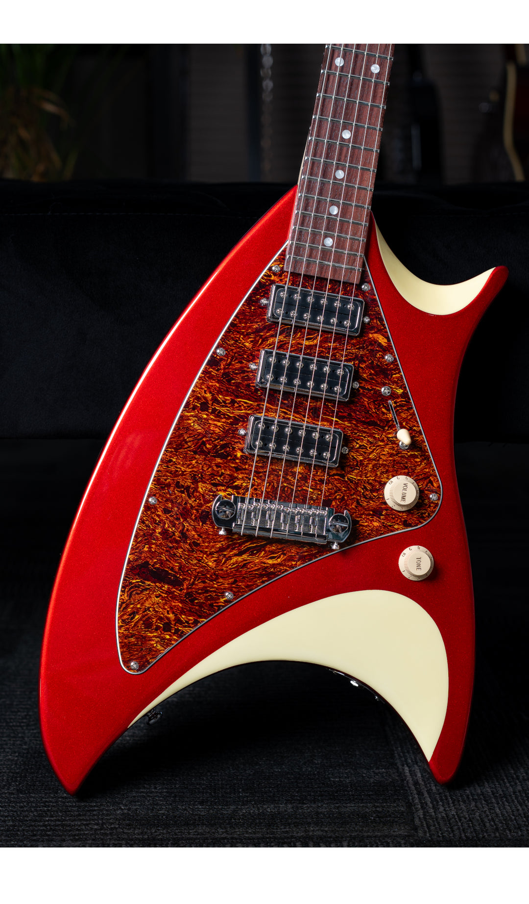 Backlund Breadliner Electric Guitar #color_red-creme